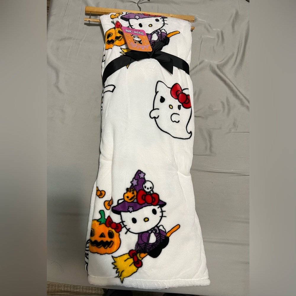 Hello Kitty Halloween throw blanket 60x70 inch